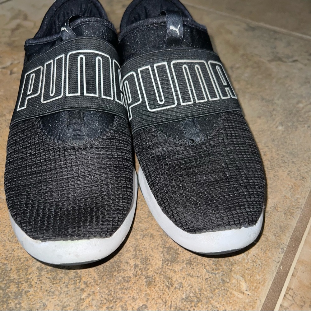 Girls Puma Slip-On Shoes, size 2